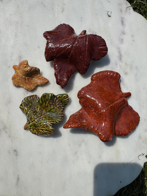 4 piece Leaf decorations
